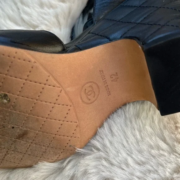 CHANEL black leather sandals quilted lambskin wedged sandals wedges - Picture 10 of 13